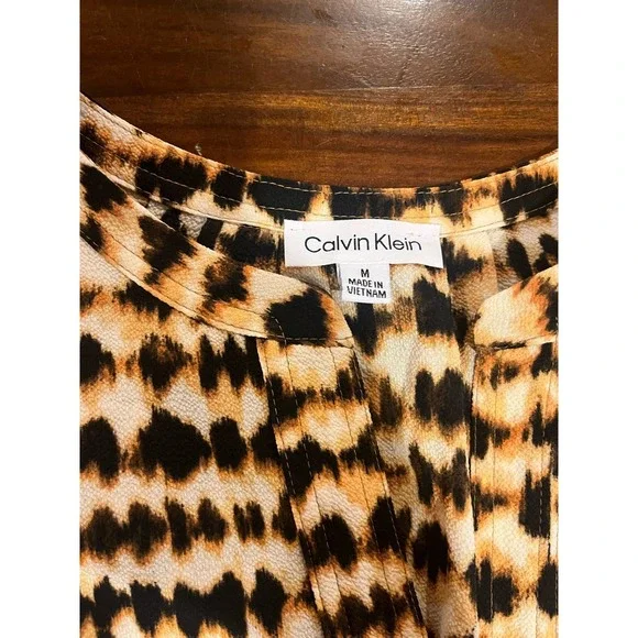 Calvin Klein Animal Print Short Sleeves Cute Blouse Size Medium - Picture 4 of 7